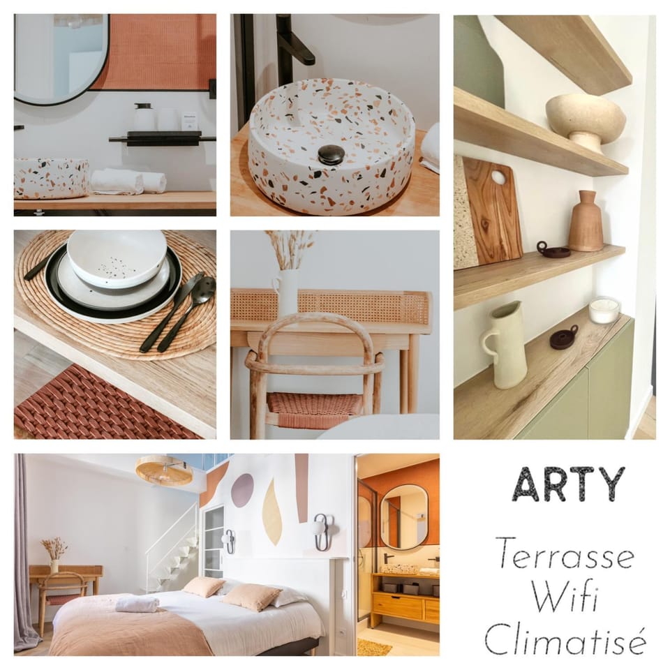 Shower, Bed, Photo of the whole room, Decorative detail, Dining area, Bedroom