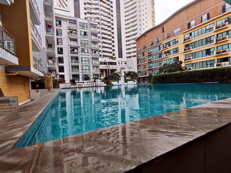 Property building, Swimming pool, Swimming pool