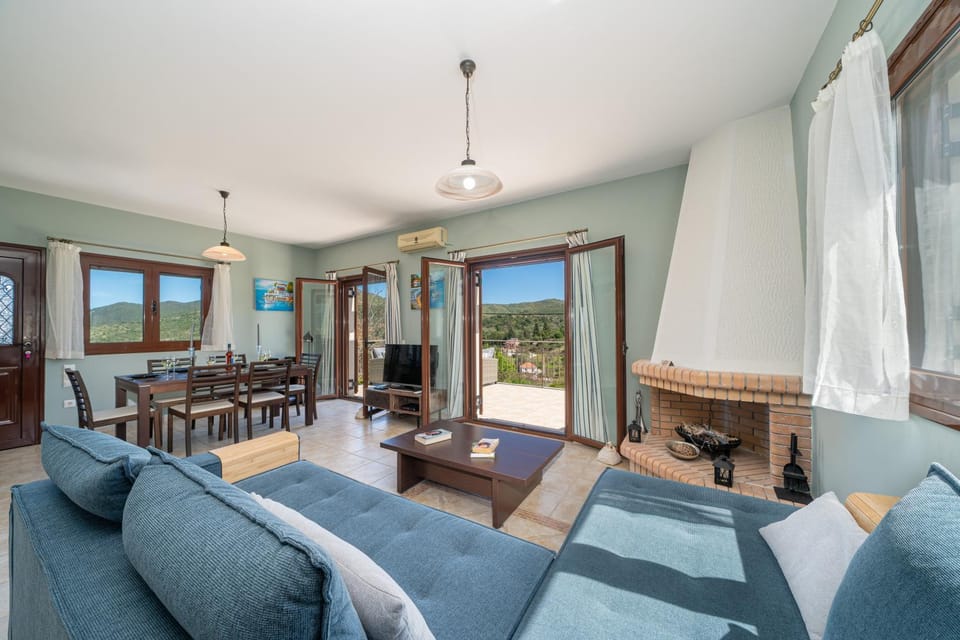 Natural landscape, Living room, Seating area, Dining area, Mountain view