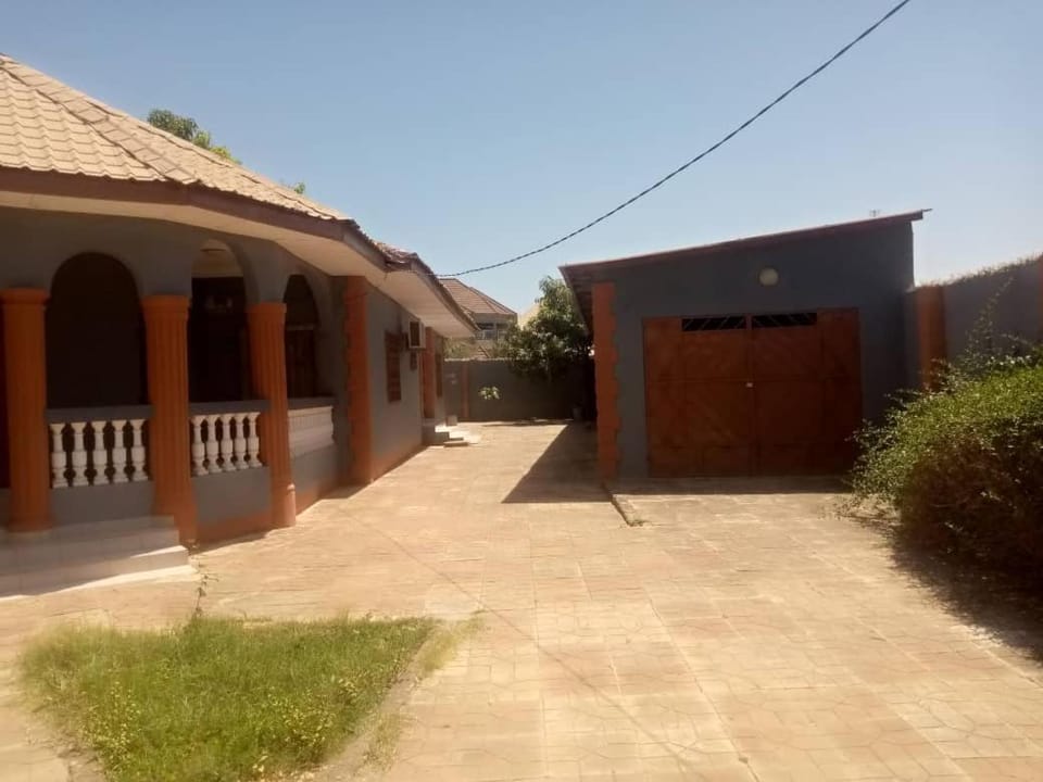 Costal Road hideout! House in Senegal
