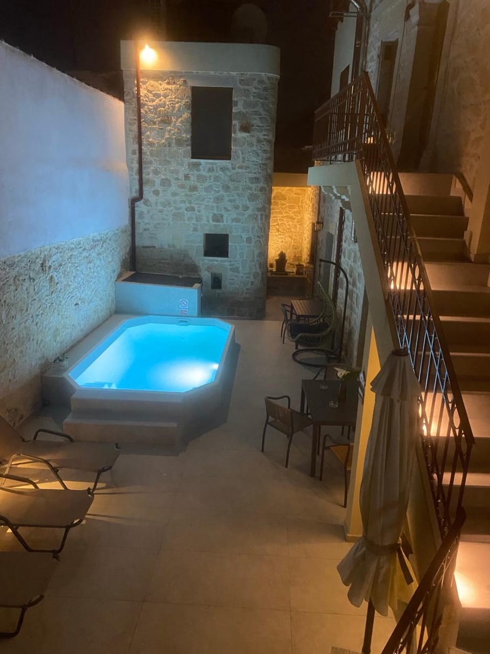 Swimming pool