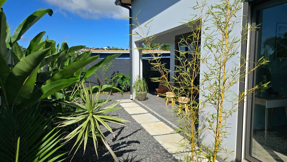 Property building, Balcony/Terrace, Garden view