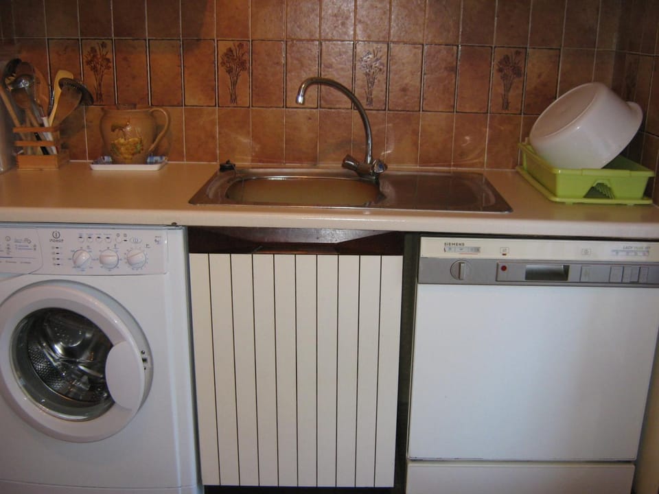 BEAU RIVAGE SAINT RAPHAEL 83700 FRANCE Apartment in Saint-Raphael