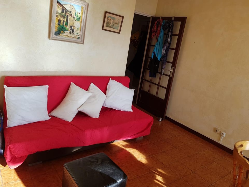 BEAU RIVAGE SAINT RAPHAEL 83700 FRANCE Apartment in Saint-Raphael