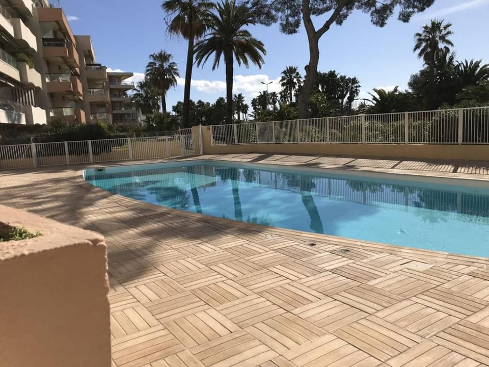 BEAU RIVAGE SAINT RAPHAEL 83700 FRANCE Apartment in Saint-Raphael