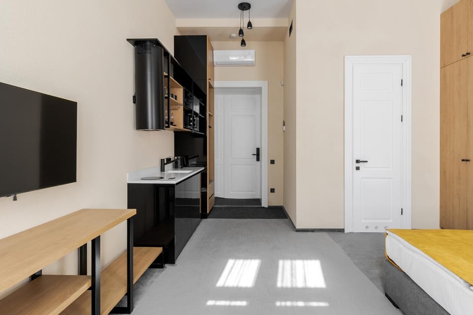 Communal lounge/ TV room, Bed, TV and multimedia, Kitchen or kitchenette, Photo of the whole room, Bedroom, hair dresser, minibar, wardrobe, air conditioner