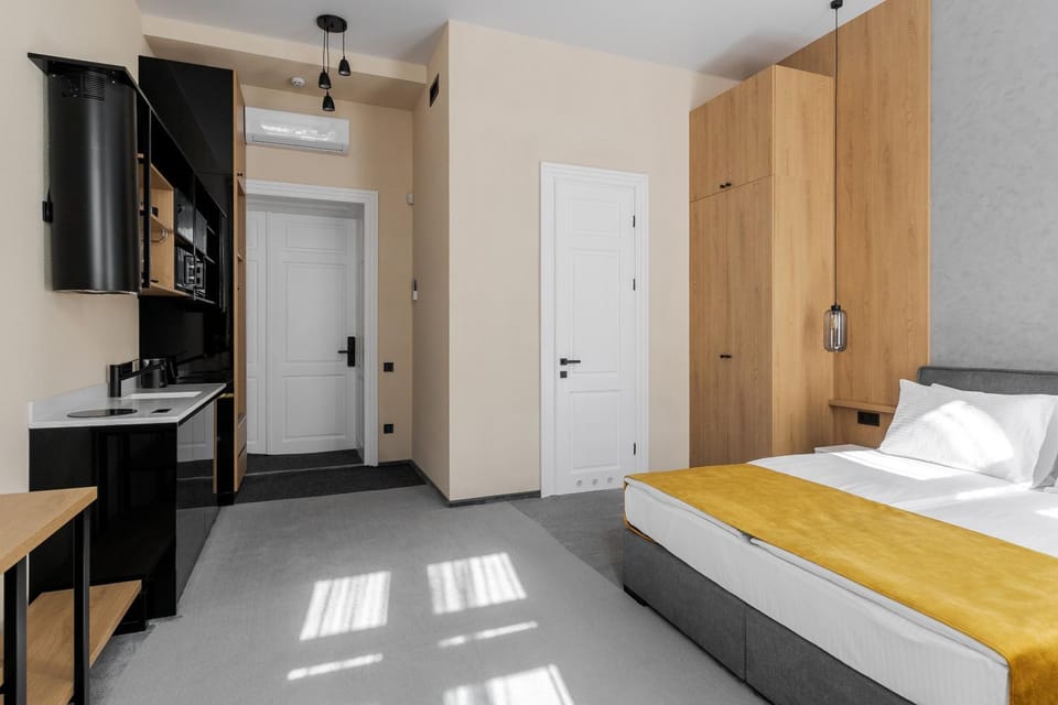 Bed, TV and multimedia, Photo of the whole room, Bedroom, hair dresser, wardrobe