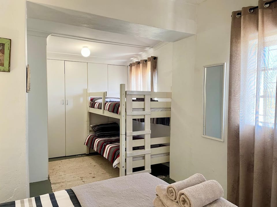 Bed, Bedroom, bunk bed, wardrobe