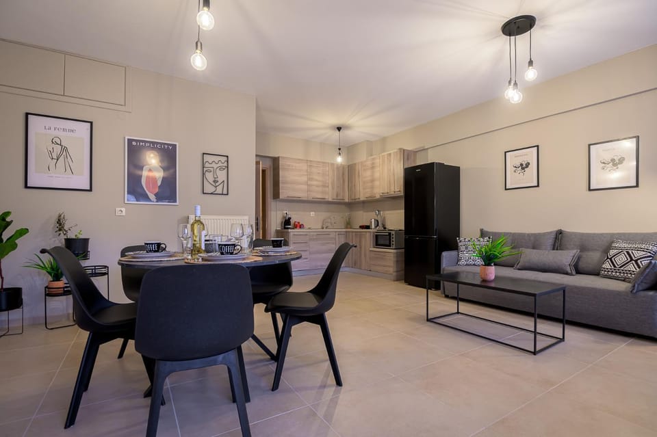 Kitchen or kitchenette, Living room, Seating area, Dining area