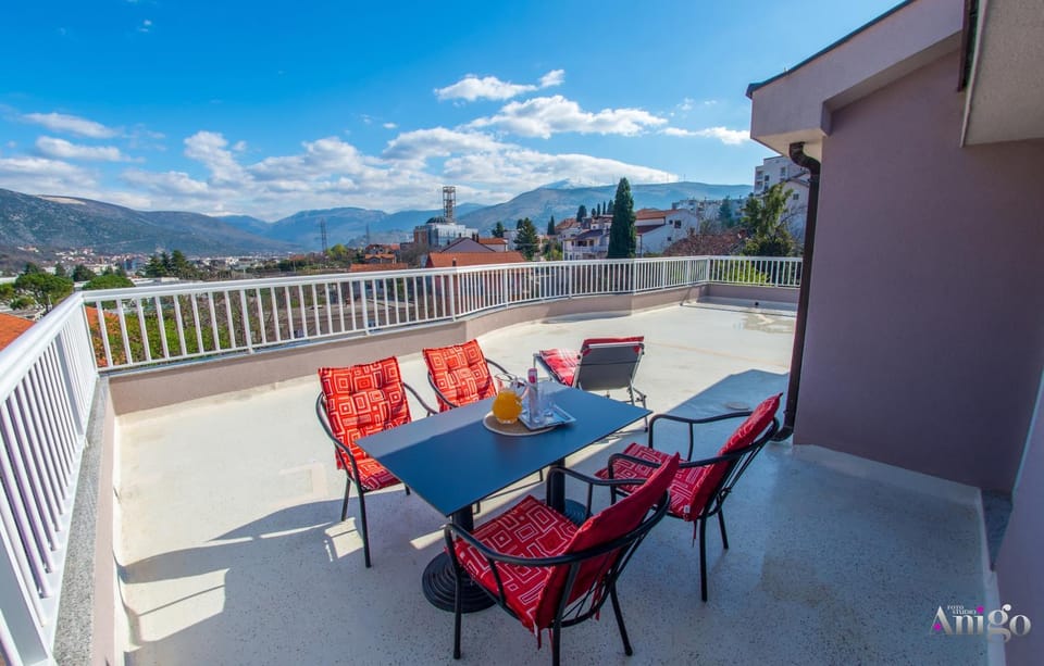 View (from property/room), Balcony/Terrace, Living room, Seating area, Dining area, Mountain view