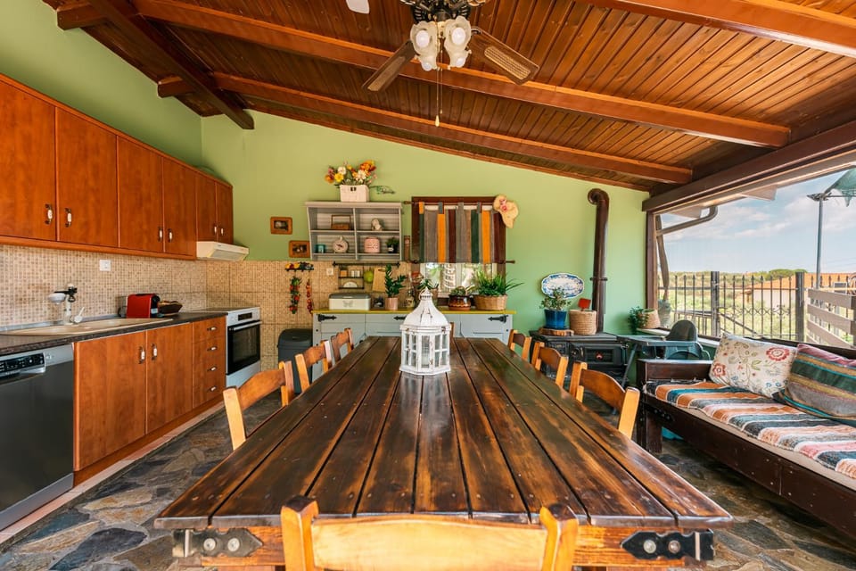 Kitchen or kitchenette, Dining area, stove, kitchen