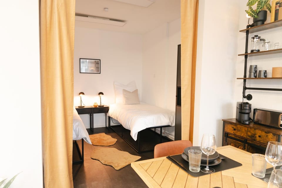 Coffee/tea facilities, Dining area, Bedroom