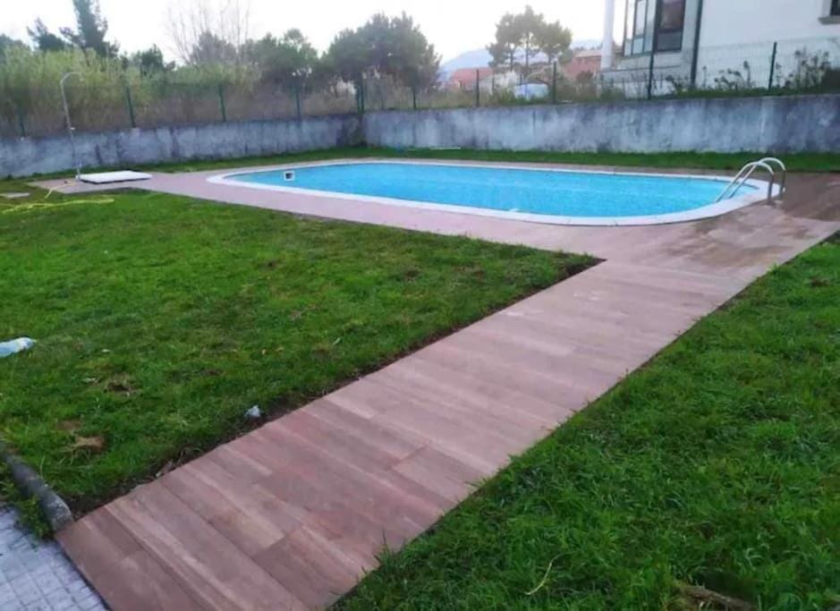 Apartamento con jardín y piscina junto a la playa Apartment in Galicia