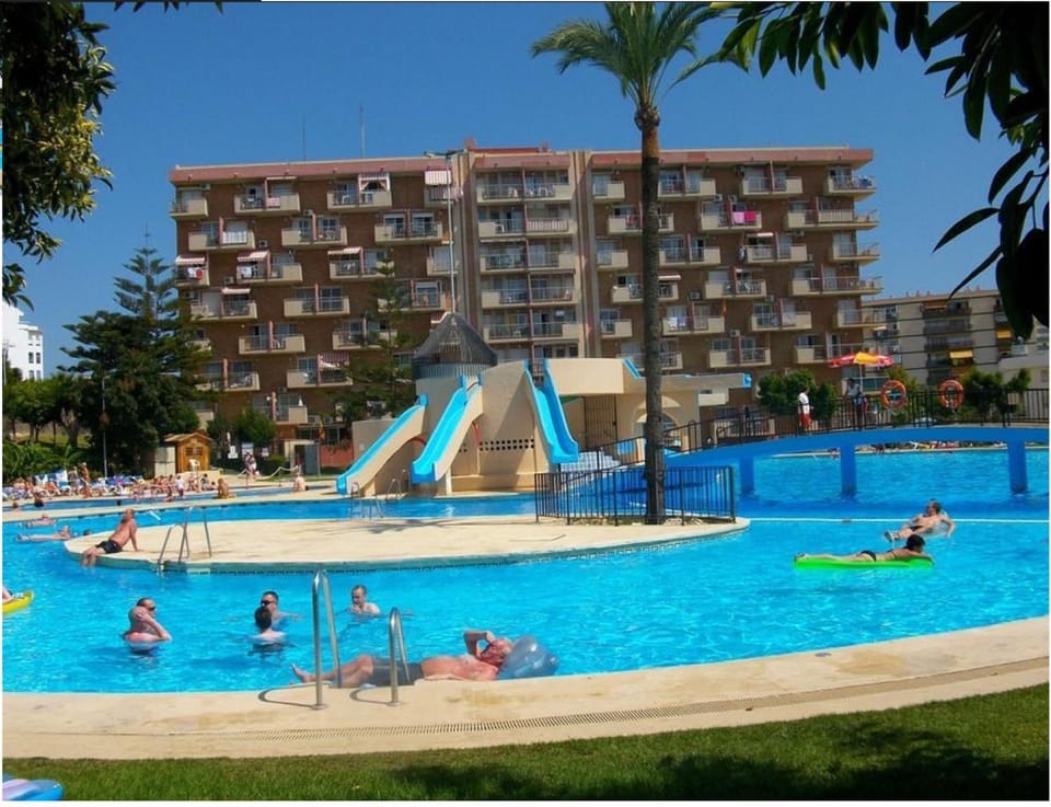 Property building, People, Billiard, Bowling, Casino, Aqua park, Animals, Pets, Swimming pool, Swimming pool