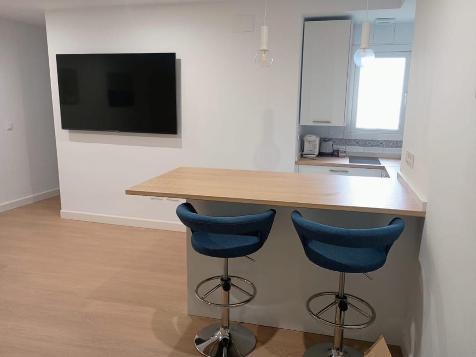TV and multimedia, Kitchen or kitchenette, Living room