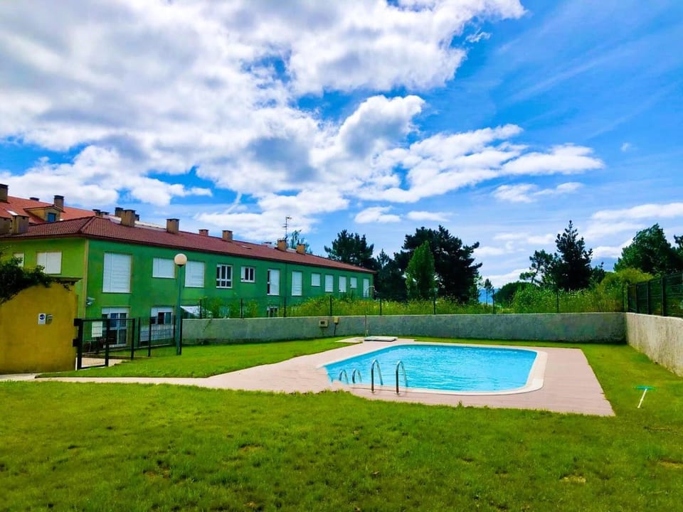 Apartamento jardín privado y piscina a 100 m playa Apartment in Galicia