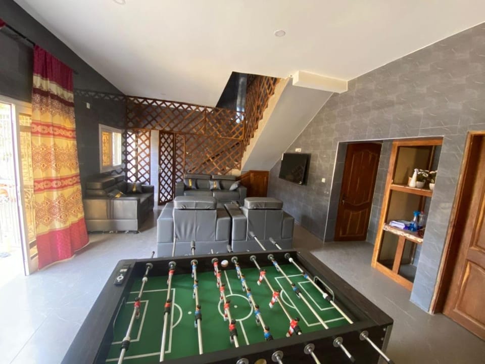 Villa Malya-Rez de chaussée Privé et indépendant avec deux chambres et jacuzzi dans une maison- Villa in Saly