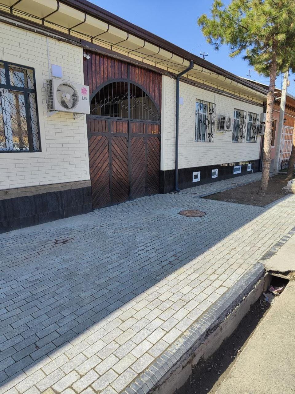 Property building, Parking