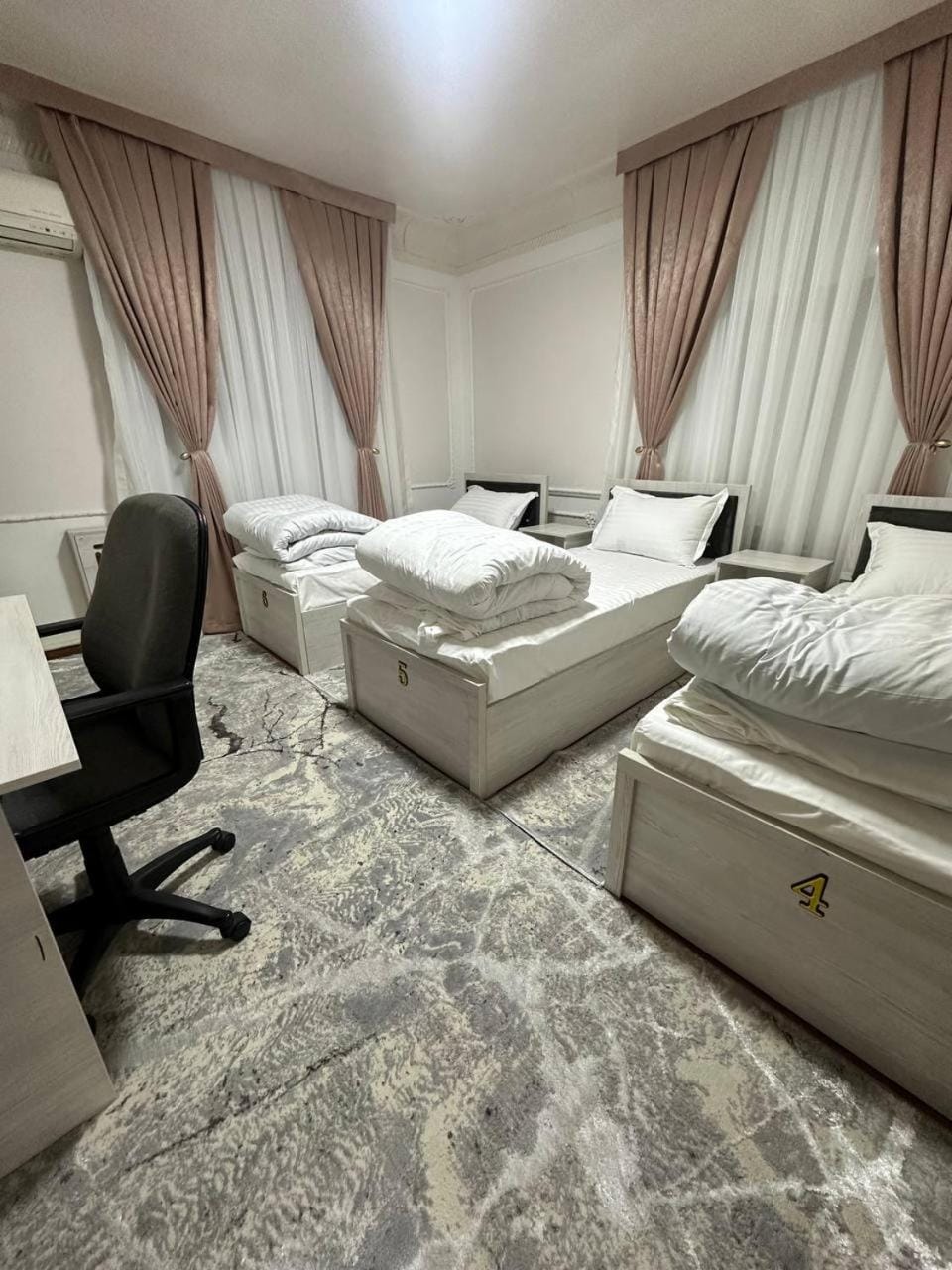 Bed, Photo of the whole room, internet, towels, towels, air conditioner