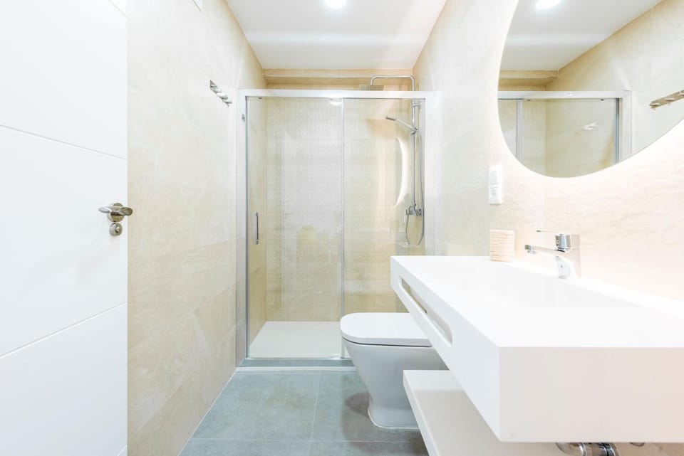Shower, Toilet, Bathroom