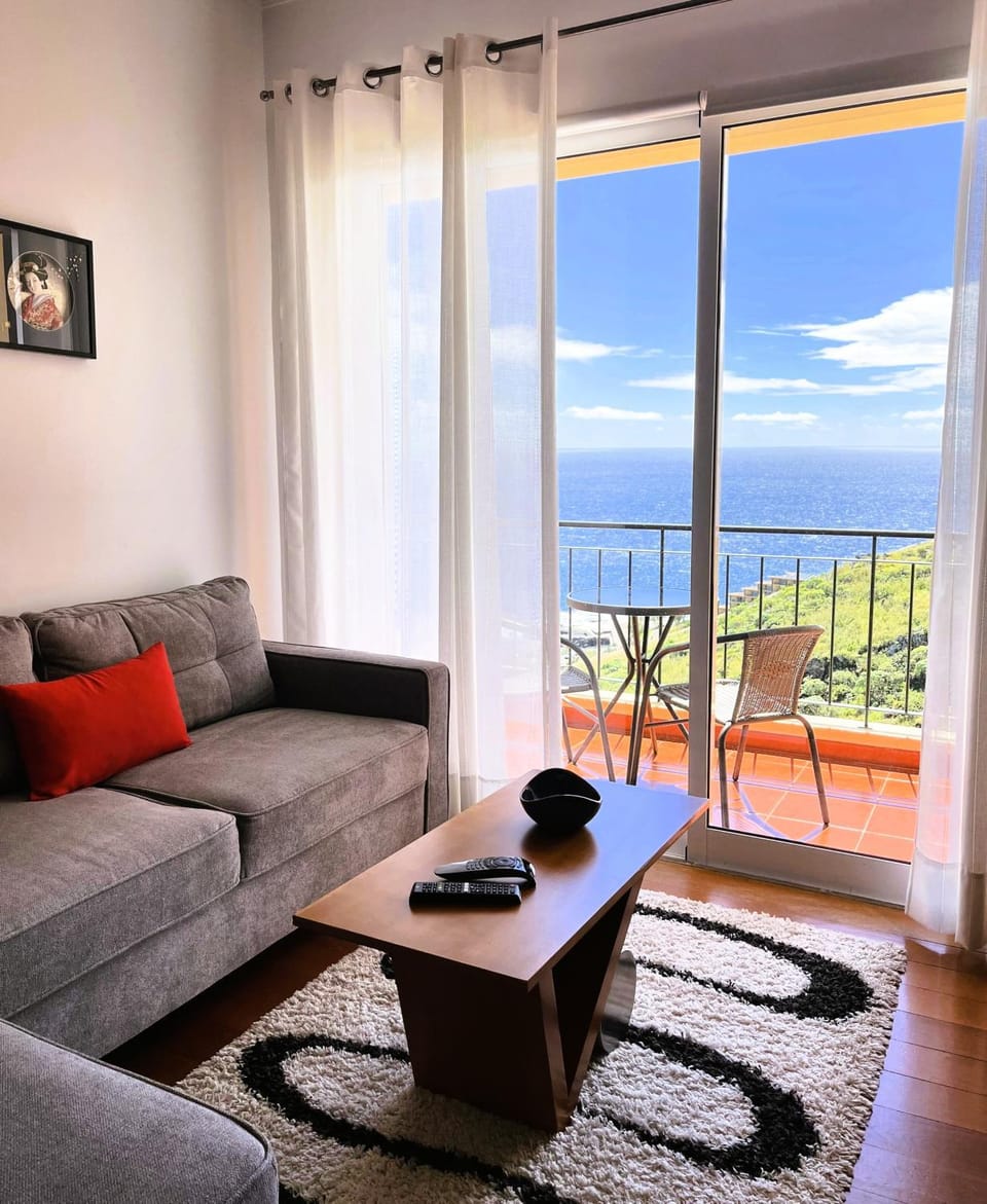 Natural landscape, View (from property/room), Balcony/Terrace, Living room, Sea view