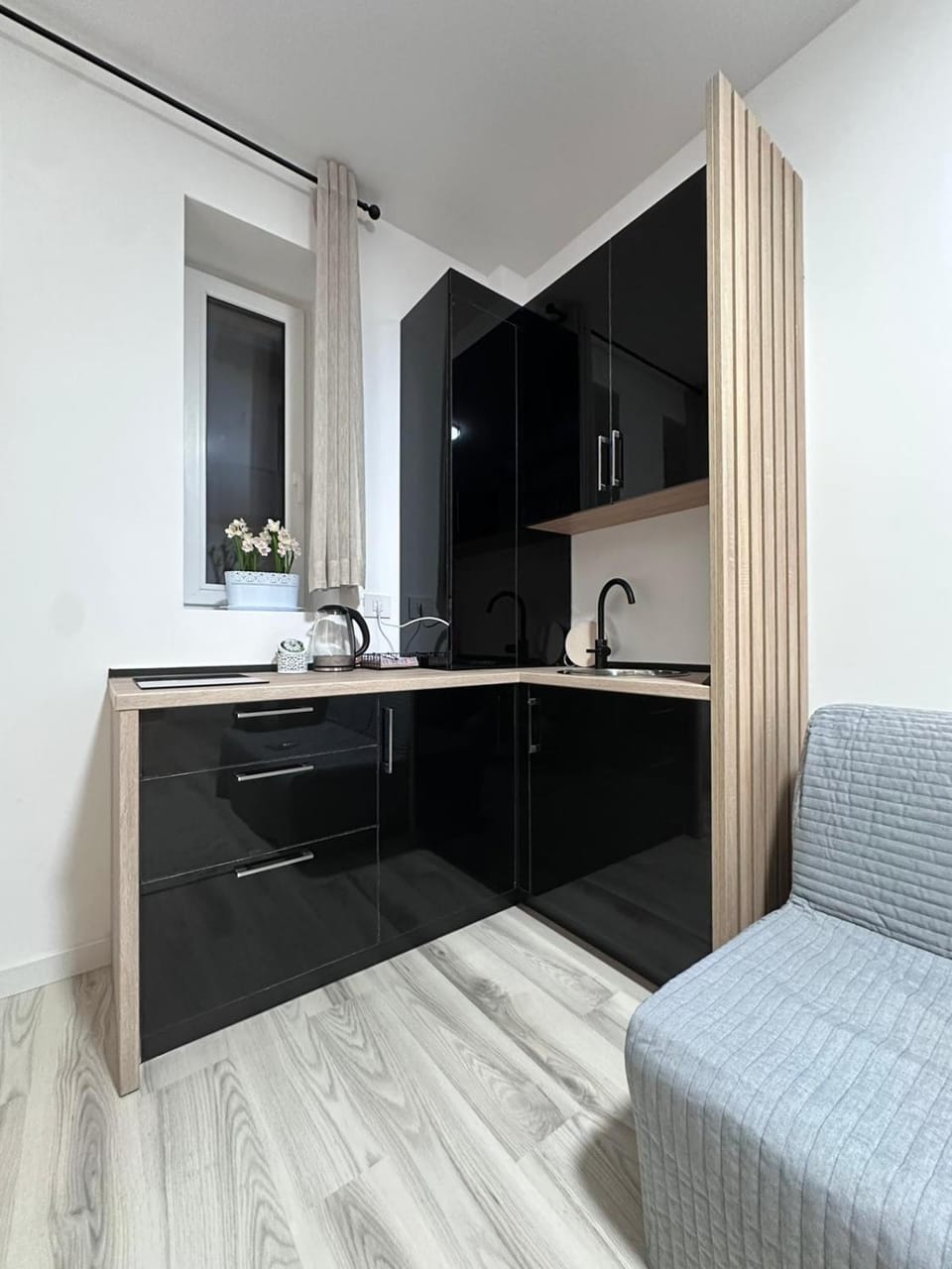 Cozy black 1 bedroom apartment Apartment in Bucharest