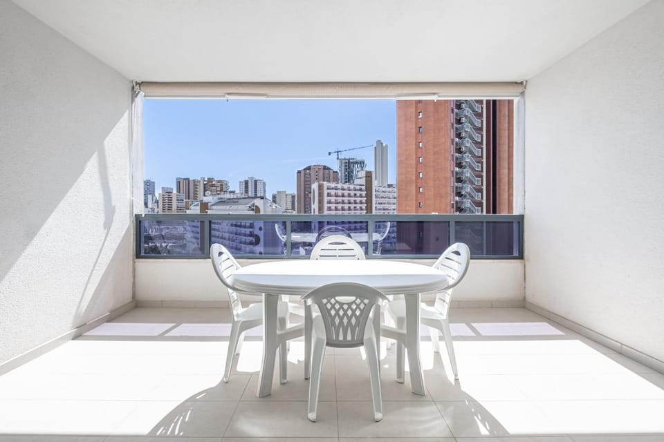 Day, Balcony/Terrace, Dining area, City view