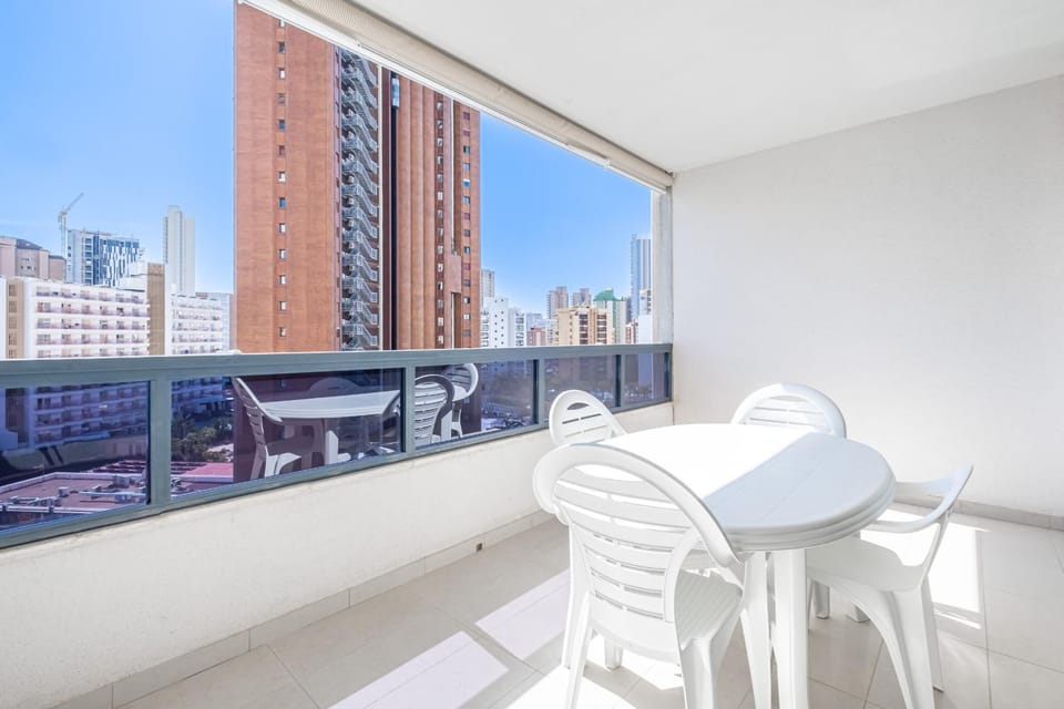 Day, View (from property/room), Balcony/Terrace, Living room, Dining area, City view