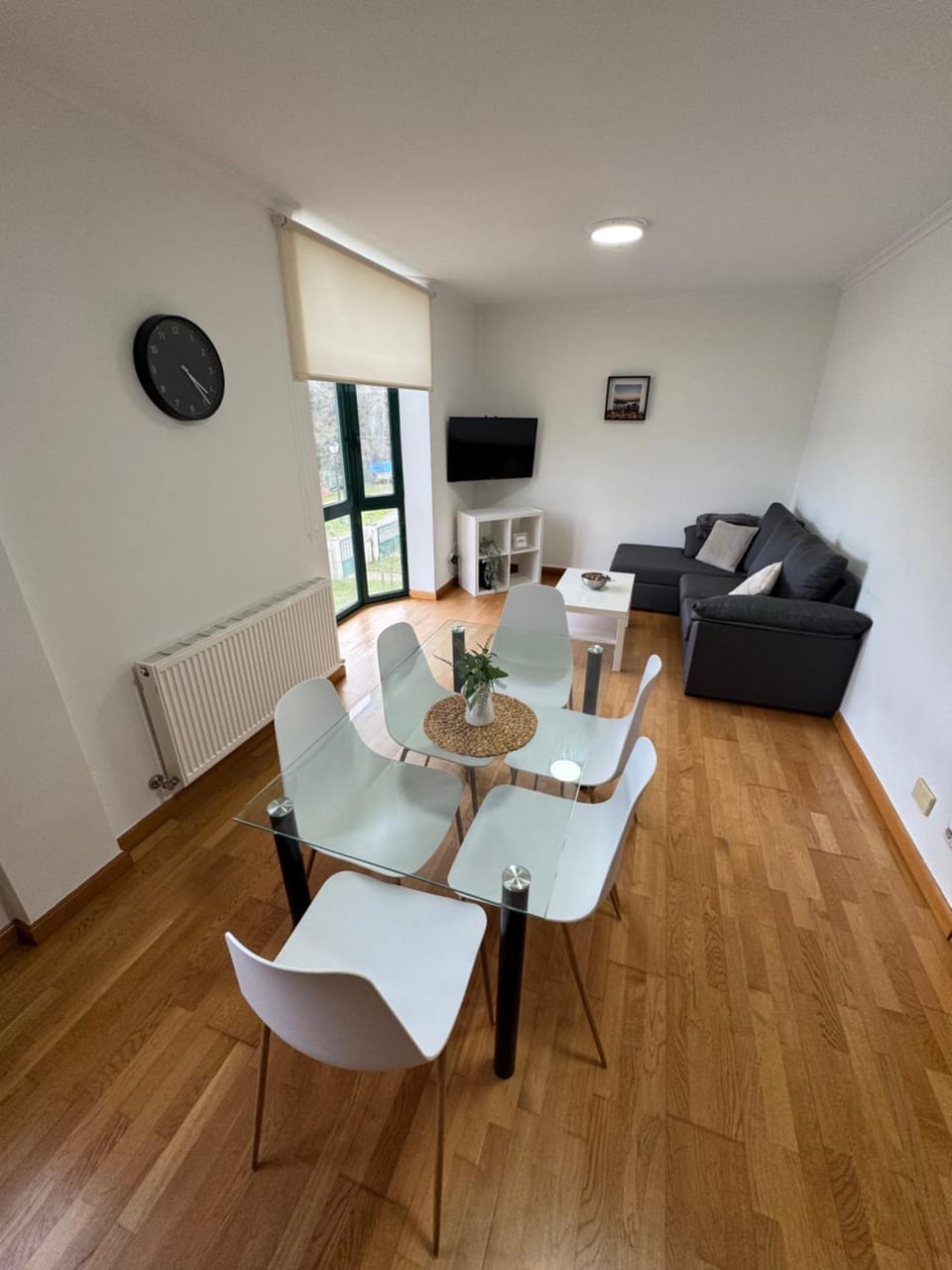 TV and multimedia, Living room, Seating area, Dining area, heating, heating, internet, internet