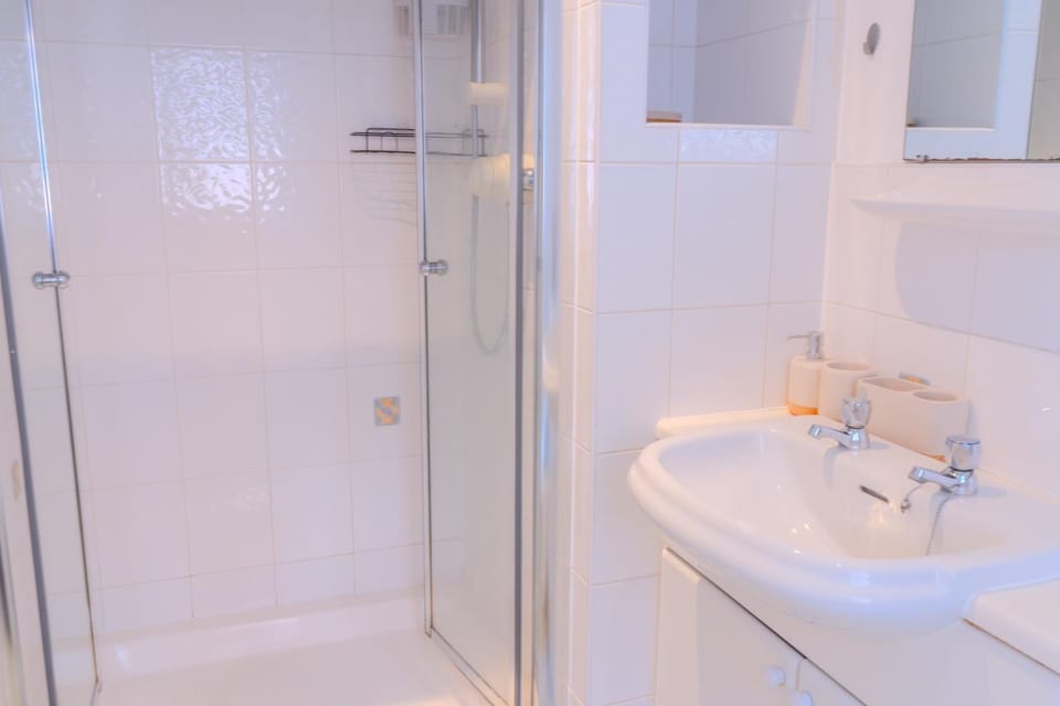 Leicester Luxury Apartments - Waterfront Apartment in Leicester