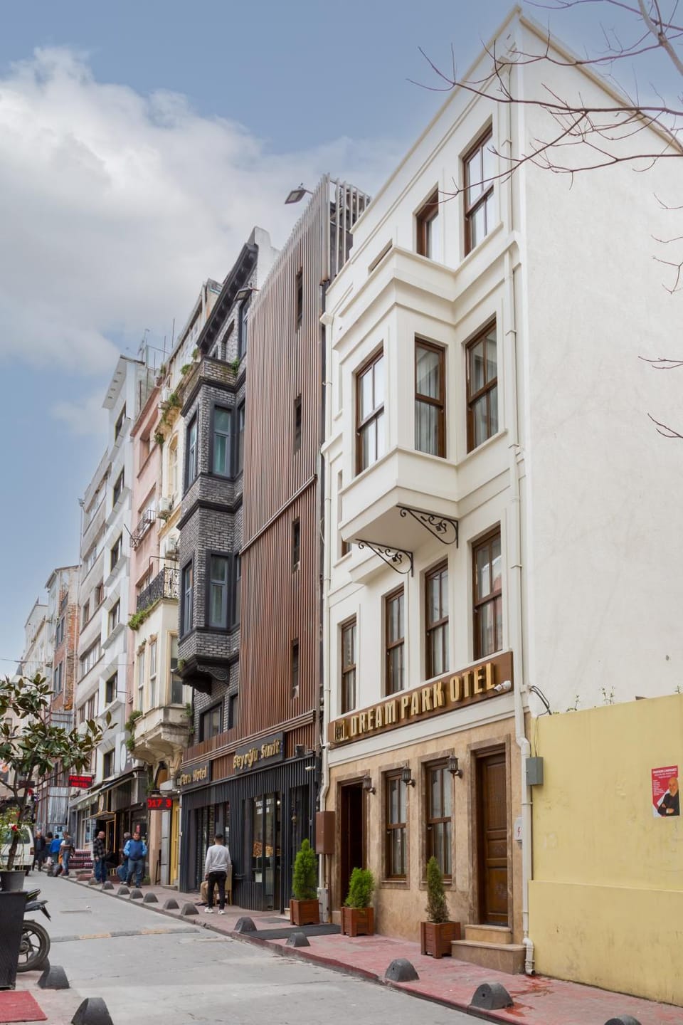 Property building, Day, Neighbourhood, Street view, Location