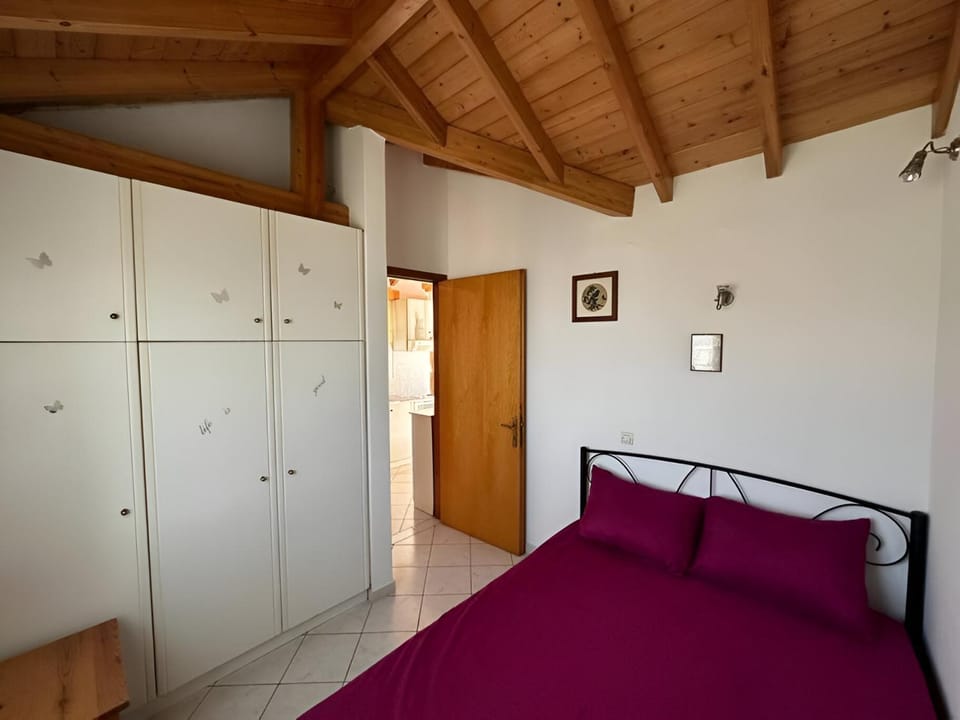 Bed, Photo of the whole room, Bedroom, wardrobe