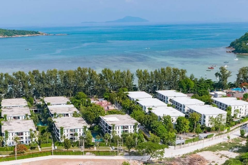 Property building, Bird's eye view, Beach