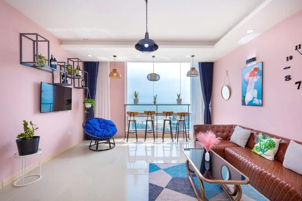 Communal lounge/ TV room, Natural landscape, TV and multimedia, Dining area, Evening entertainment, Sea view