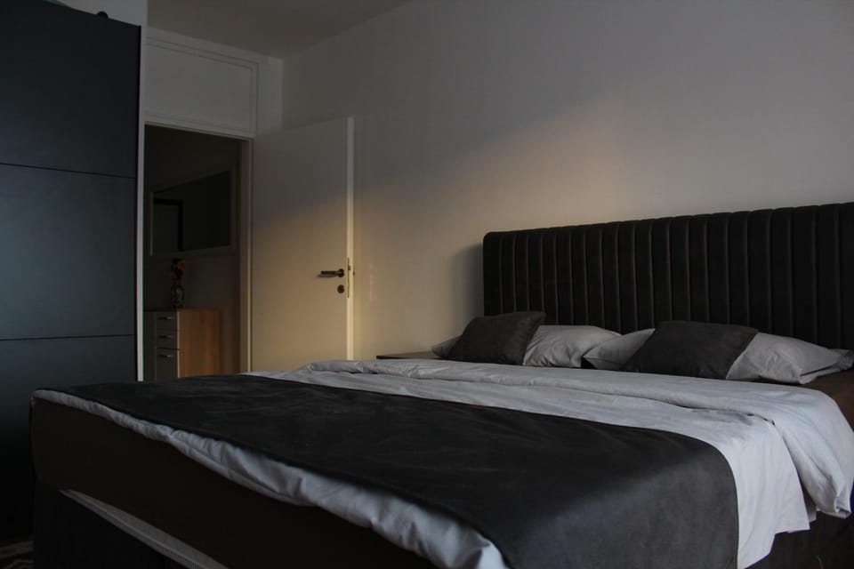 Bed, Bedroom, wardrobe