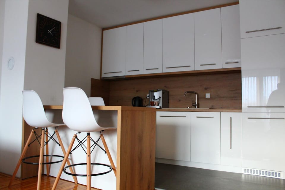 Coffee/tea facilities, Kitchen or kitchenette, Dining area, pet friendly, stove