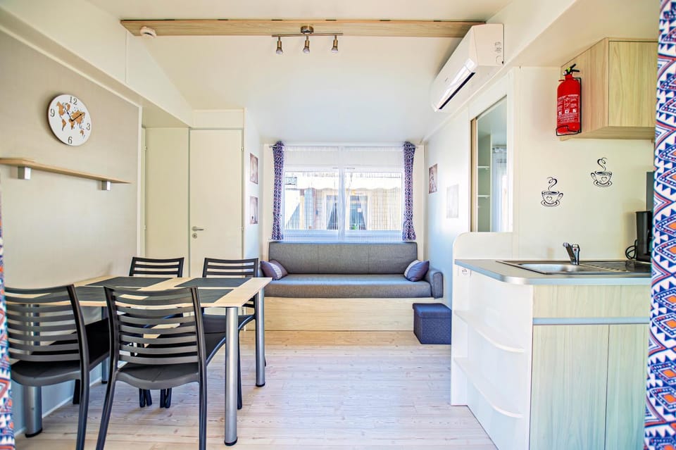 Mobil-Home Valras plage Hotel in Occitanie