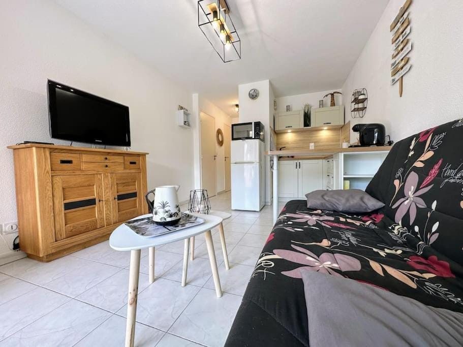 Charmant T2 piscine proche plage Apartment in Le Lavandou