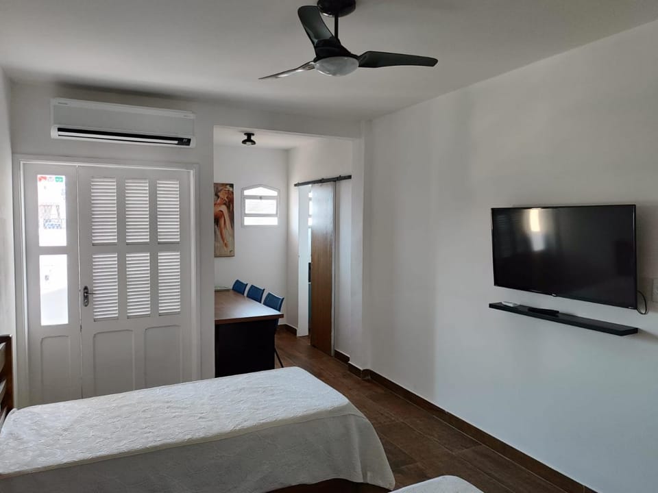 Bed, Bedroom, air conditioner