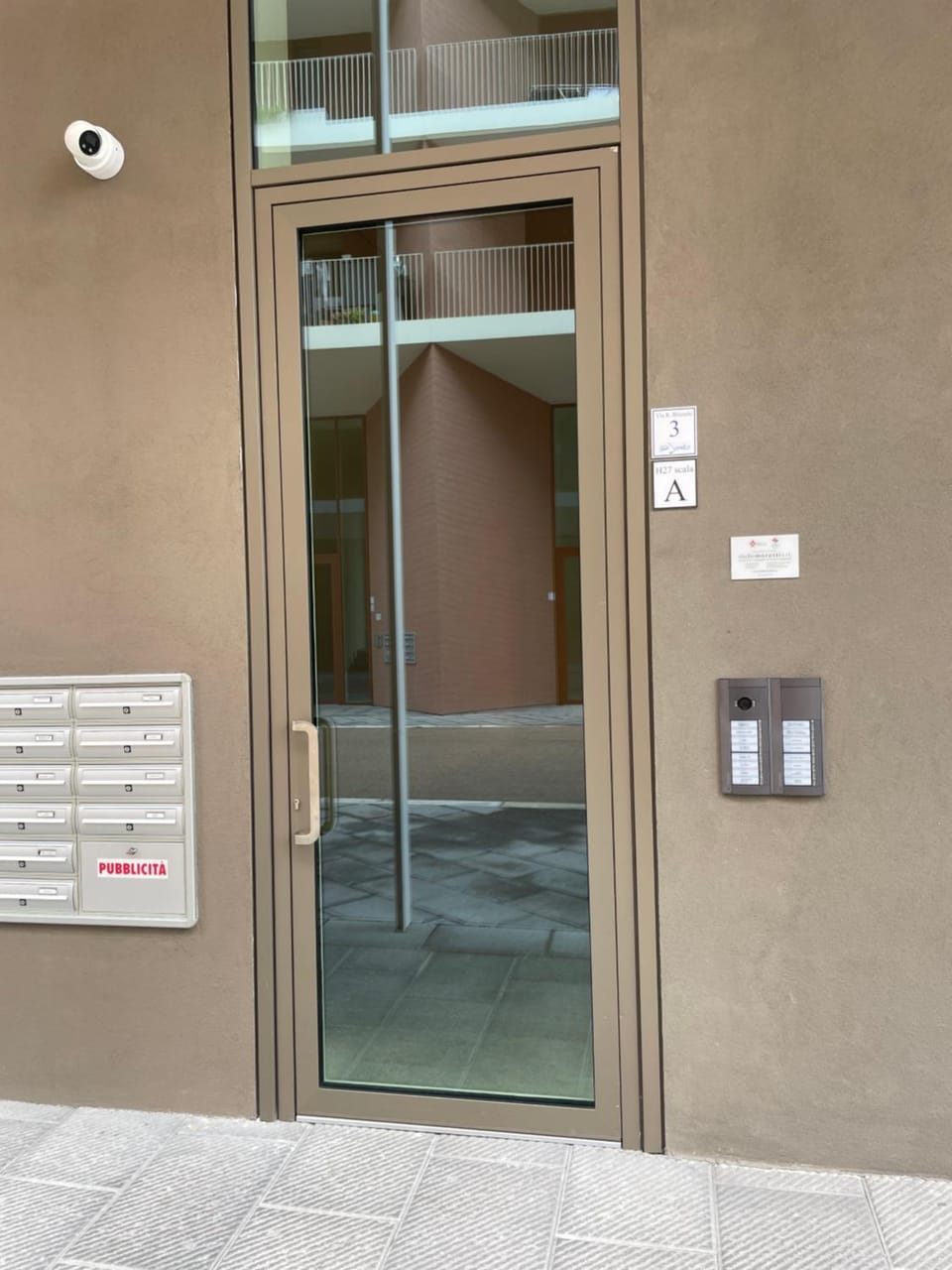 Facade/entrance