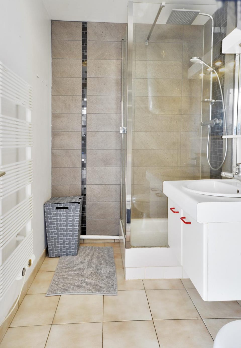 Shower, Bathroom, towels