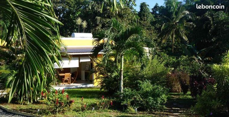 Les gîtes "La belle verte" House in Leeward Islands