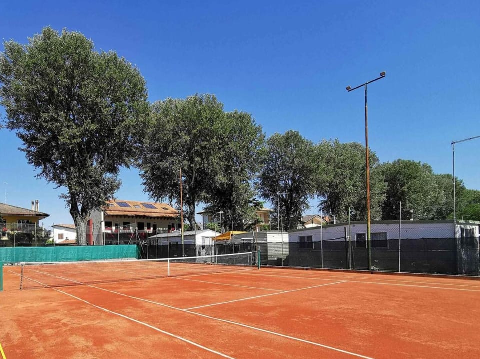 Tennis court