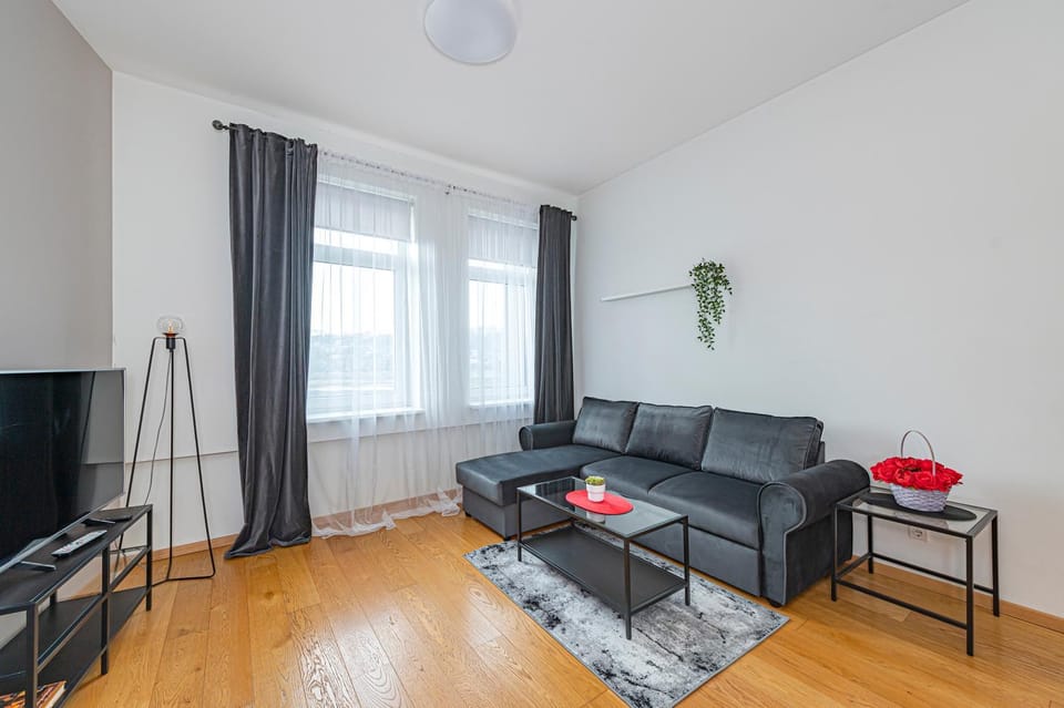 Communal lounge/ TV room, TV and multimedia, Living room, Seating area, Evening entertainment