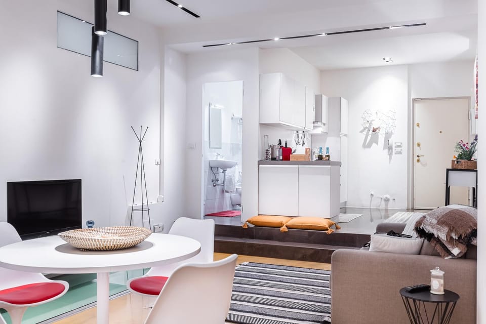 Living room, Seating area, Dining area, pet friendly
