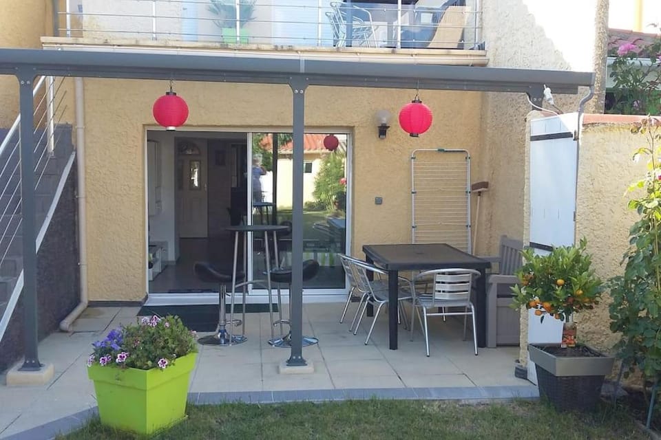 Patio, Garden, Balcony/Terrace, Garden view