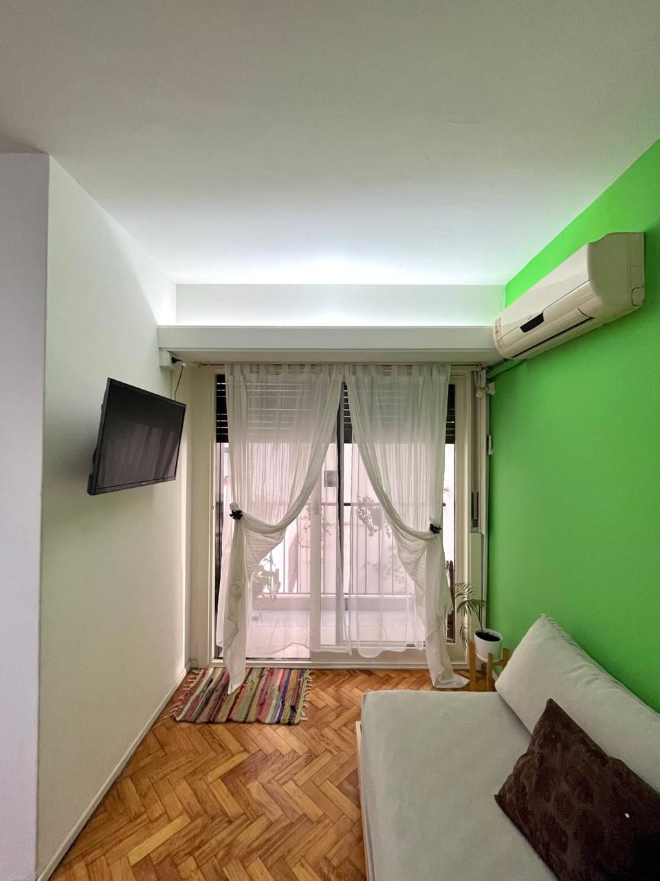 Communal lounge/ TV room