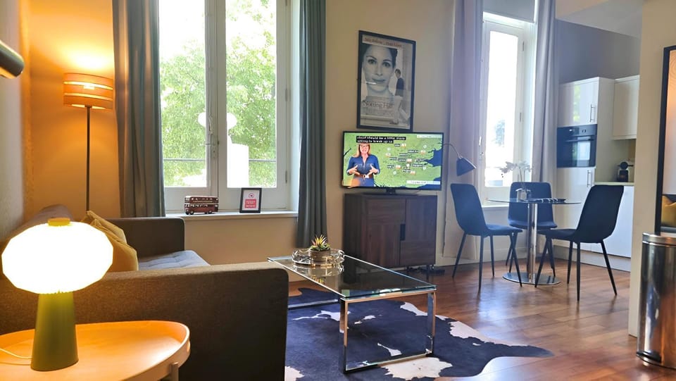 TV and multimedia, Seating area