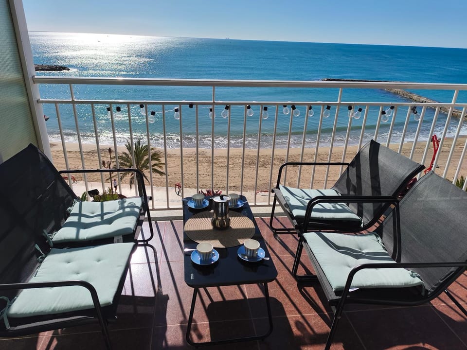 Piso en primera línea de playa Apartment in Vinaròs