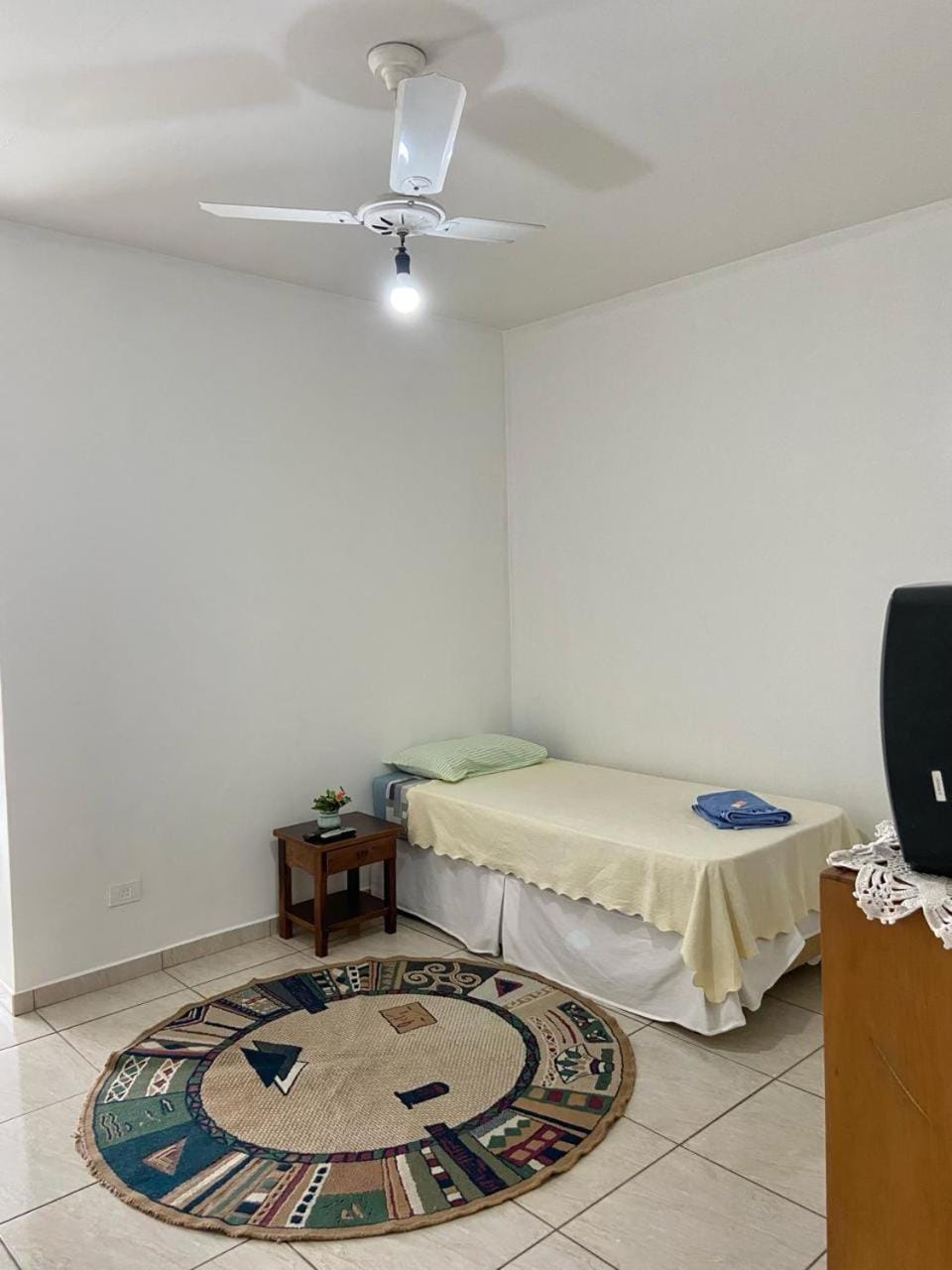 Espaço Verona-Quarto econômico com banheiro sem café e sem TV Apartment in State of Paraná